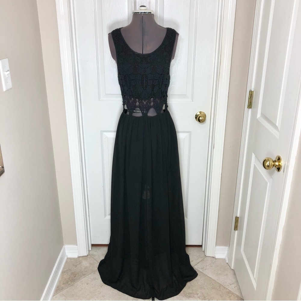 L’ATISTE BY AMY Black Crochet Sheer Side zíper Elastic Waist Maxi Dress Size M - Picture 3 of 16